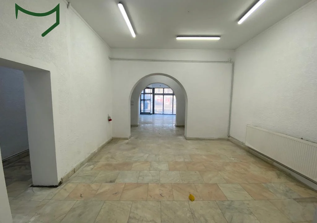 9commercial-space-berzei-68