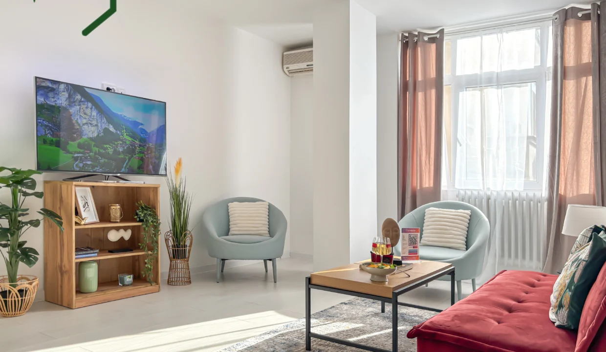 Modern living room in 1 bedroom apartment, 33 Nicolae Balcescu Sector 1 Bucharest3