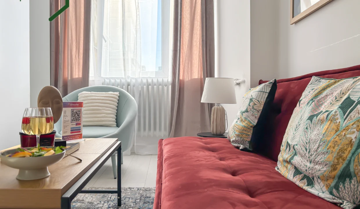 Modern living room in 1 bedroom apartment, 33 Nicolae Balcescu Sector 1 Bucharest4
