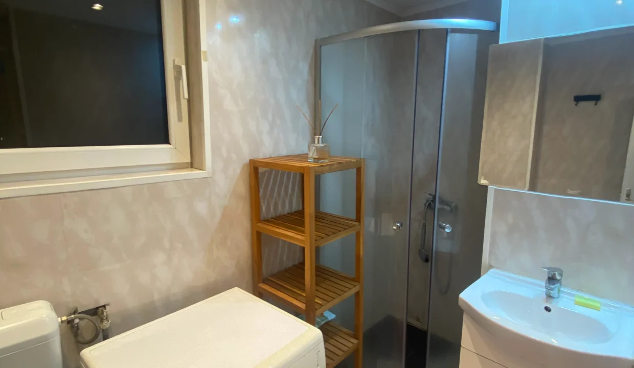 bathroom-1-bedroom-apartment-18-londra-street-bucharest