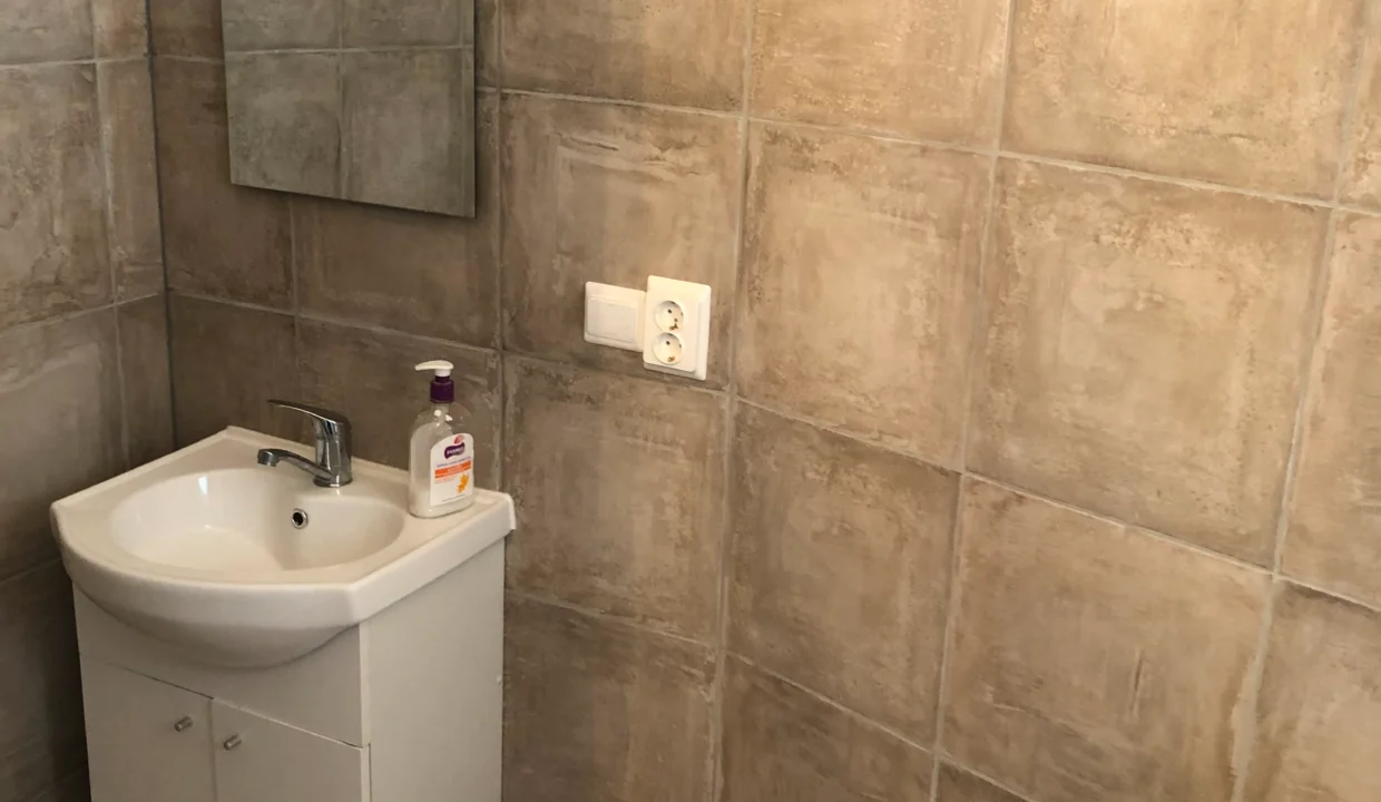 bathroom1