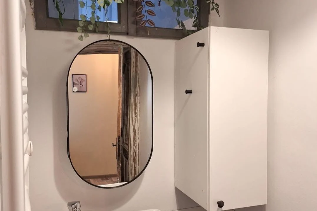 bathroom2-bedroom-bucharestapartment1