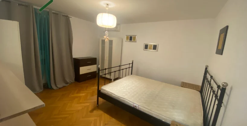 Cozy bedroom with double bed, 1 bedroom apartment in Sector 1 Bucharest