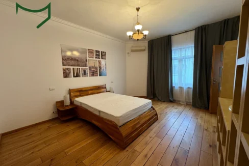 Cozy bedroom with double bed, 1 bedroom apartment in Sector 1 Bucharest