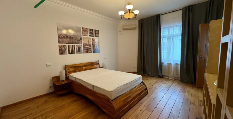 Cozy bedroom with double bed, 1 bedroom apartment in Sector 1 Bucharest
