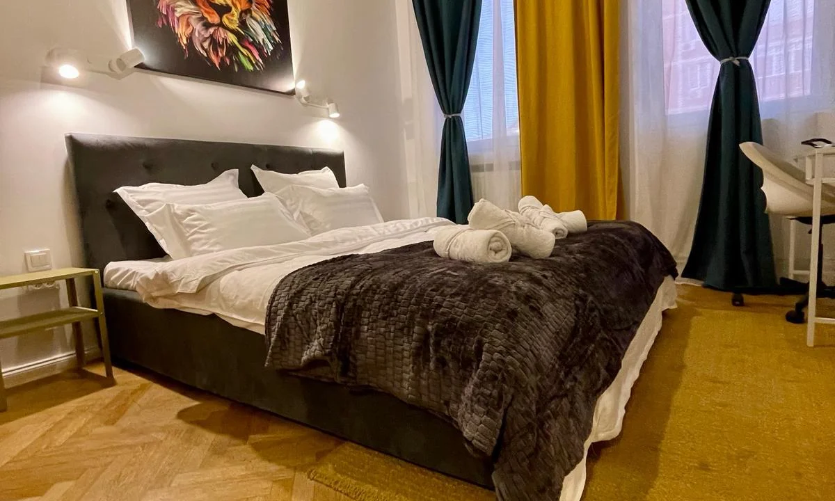 bedroom-1-bedroom-apartment-9-sepcari-street-bucharest1