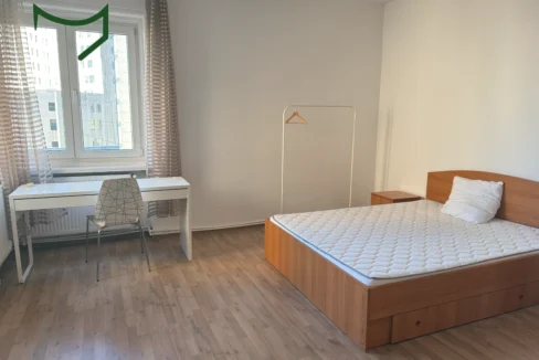 bedroom with double bed